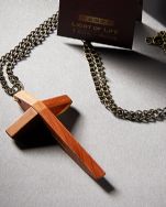 胸掛式十字架(香柏)-包裝
